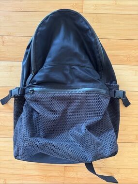 lululemon athletica Black Mesh-Front Backpack
